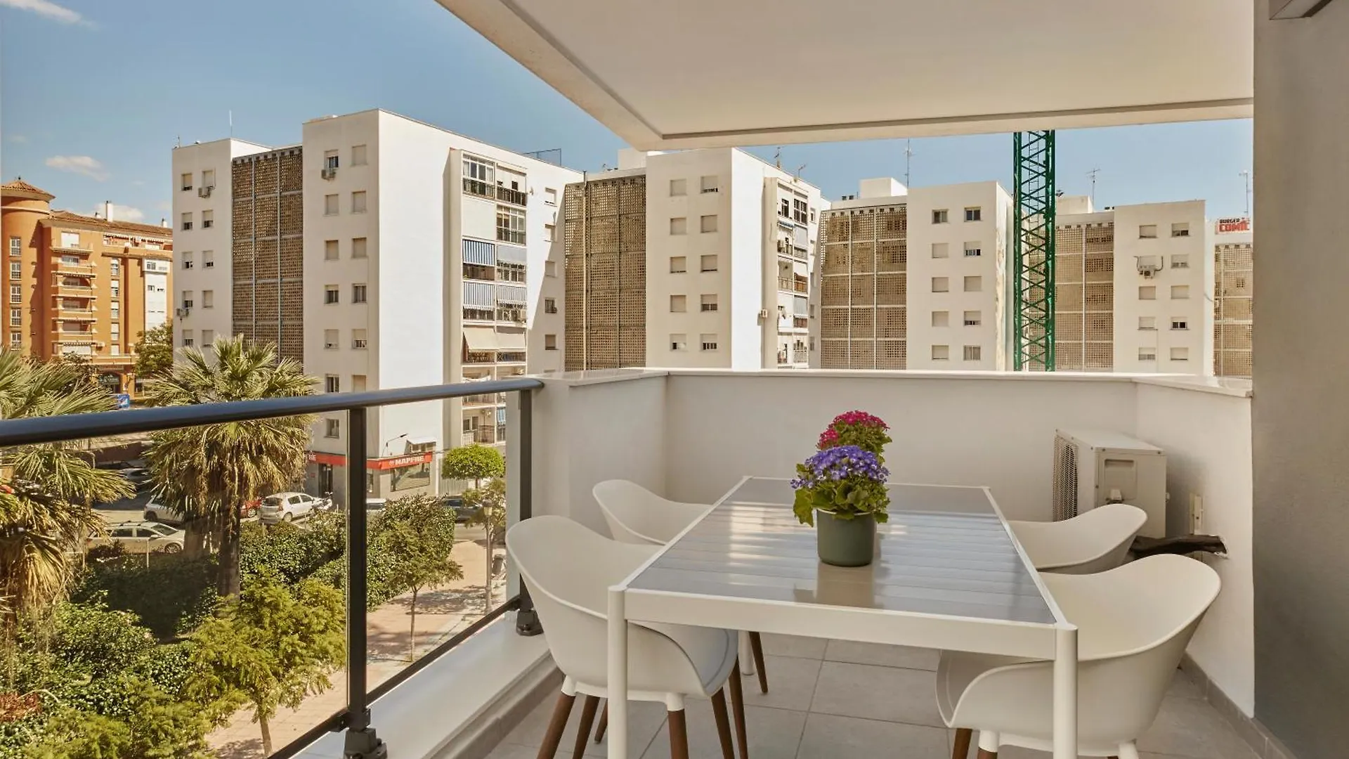 Estepona Enclave 0*,